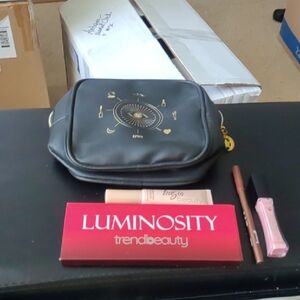 5 Piece Makeup Bundle And. Makeup Bag